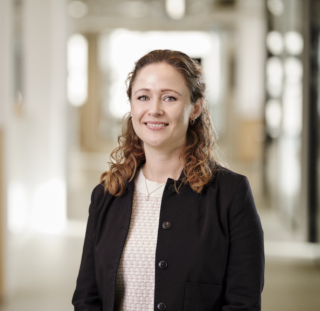 Anne Almin Vind 00061 BII Portræt