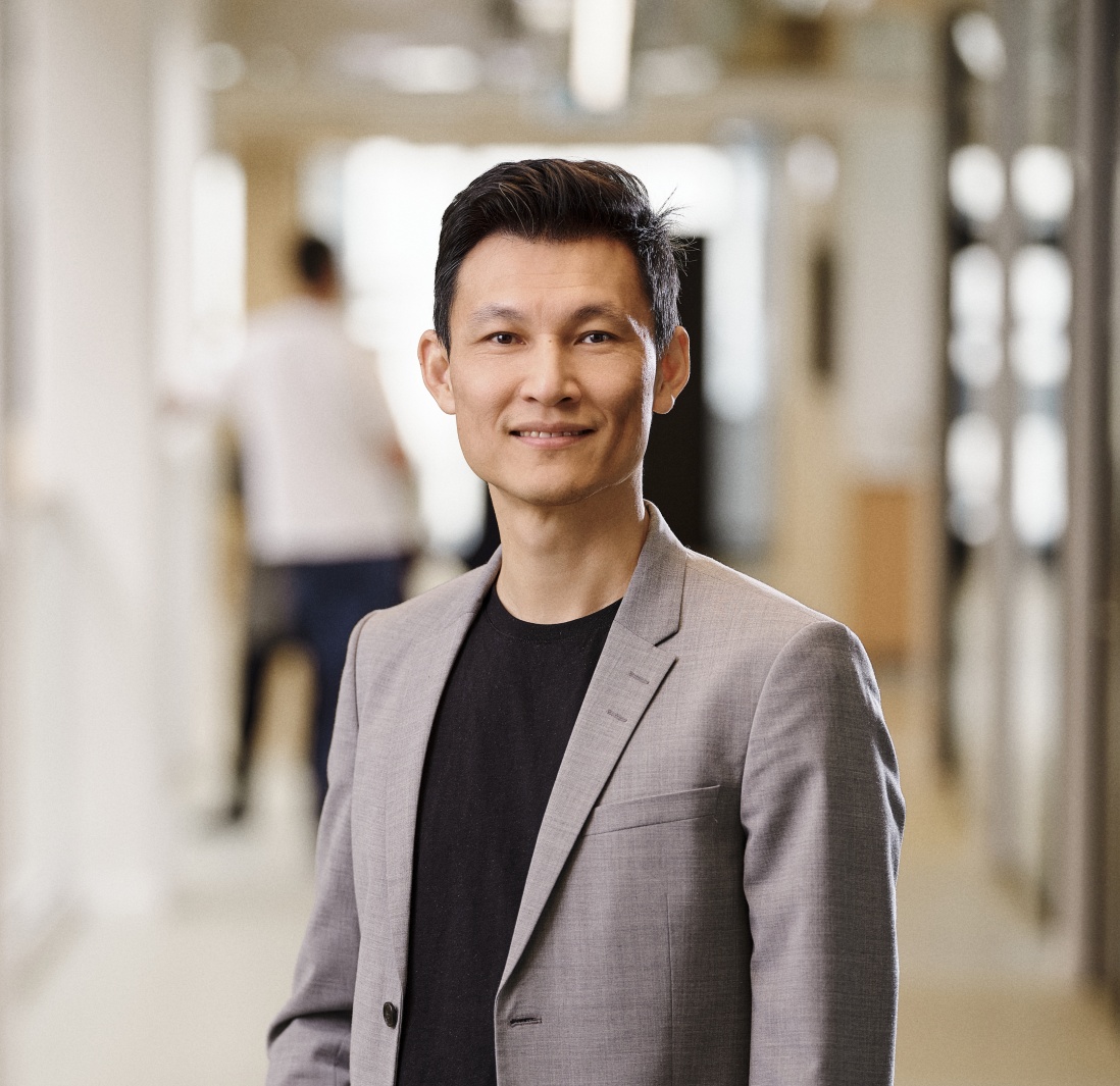 Tony Chang 00807 BII Portræt