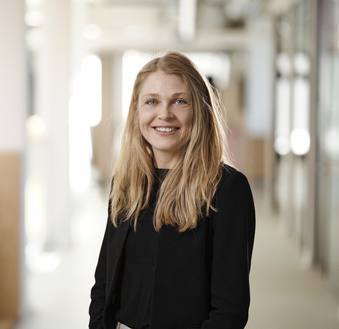 Louise Clemmensen 02075 BII Portræt